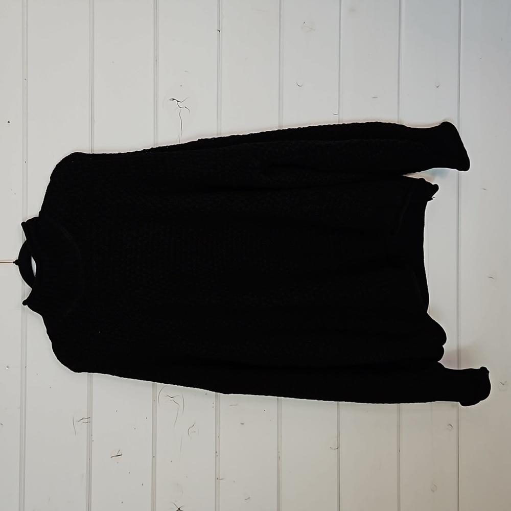 Knit cozy black sweater. Size 24w